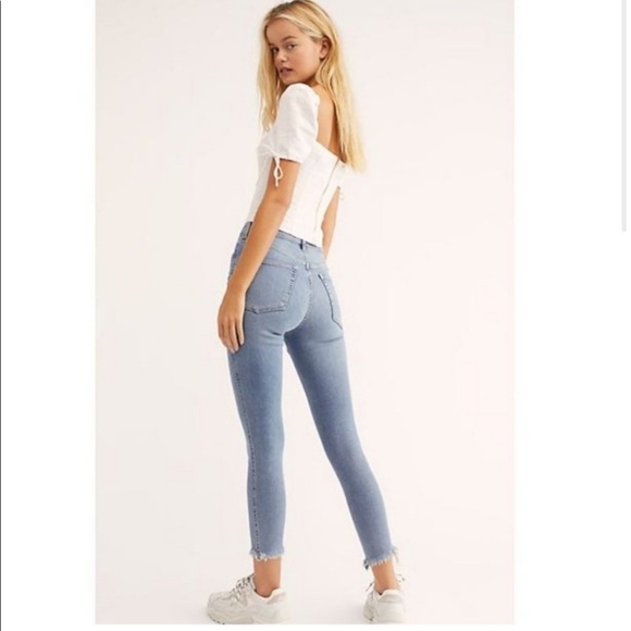 Free People We The Free High Rise Skinny Light Wash Jeans Raw Hem Size 30 - Picture 4 of 12